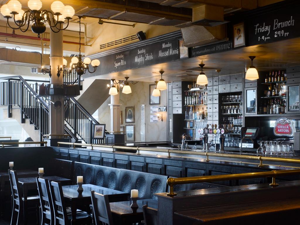 © Crowne Plaza Dubai Festival City Bar