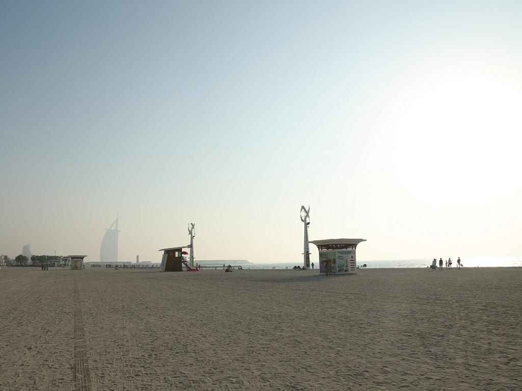 Umm Suqeim Beach mit Blick zum Burj al Arab