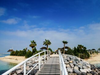 Brücke zum The Island Dubai Beach Club