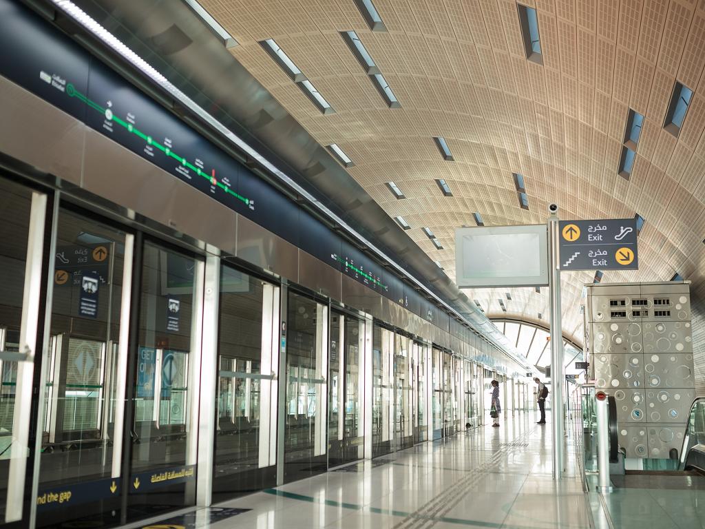 Wartebereich von der Metro in Dubai