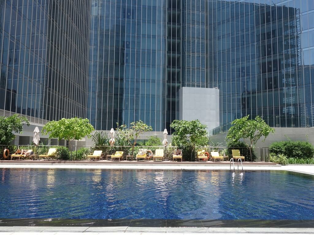 Der Pool vom The Oberoi Dubai