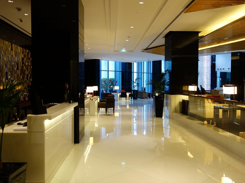 Beeindruckende Lobby vom The Oberoi Dubai