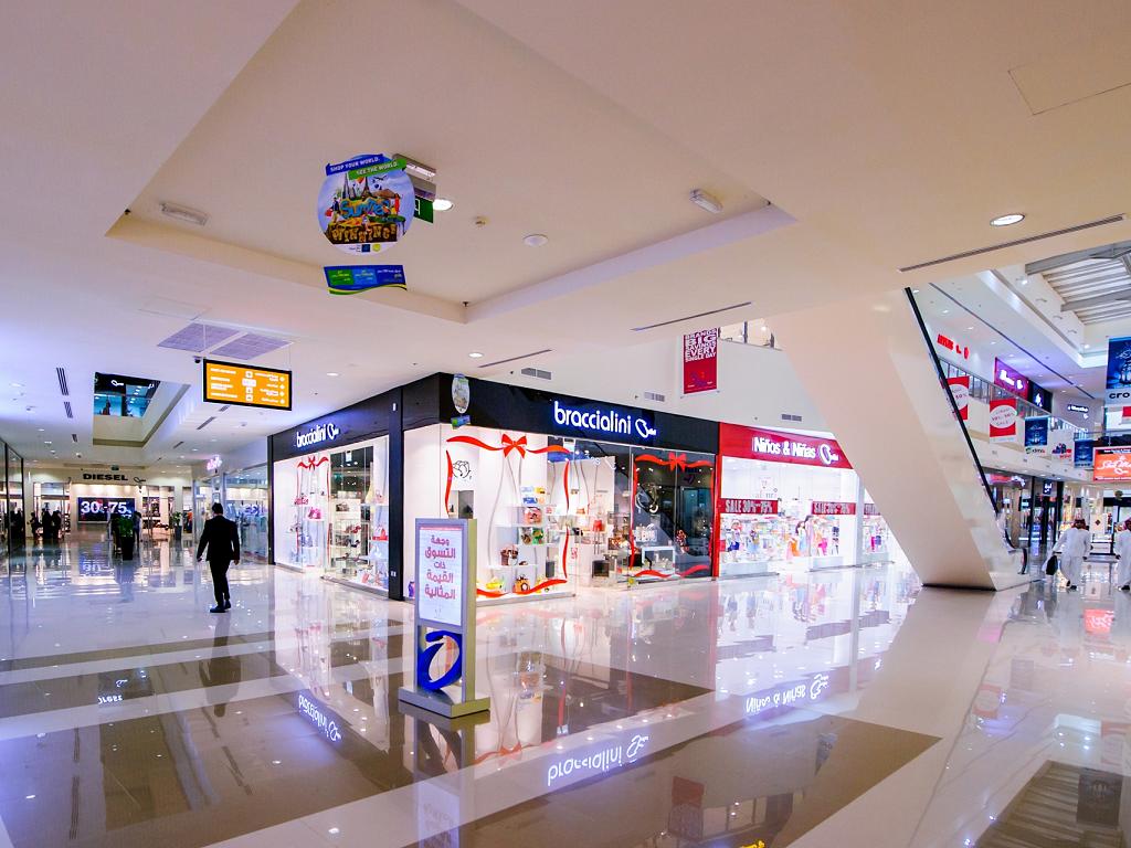 Geschäfte in der Dubai Outlet Mall