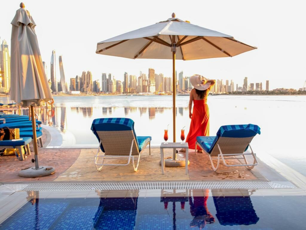 pool-von-einem-hotel-in-dubai Pool von einem Hotel in Dubai
