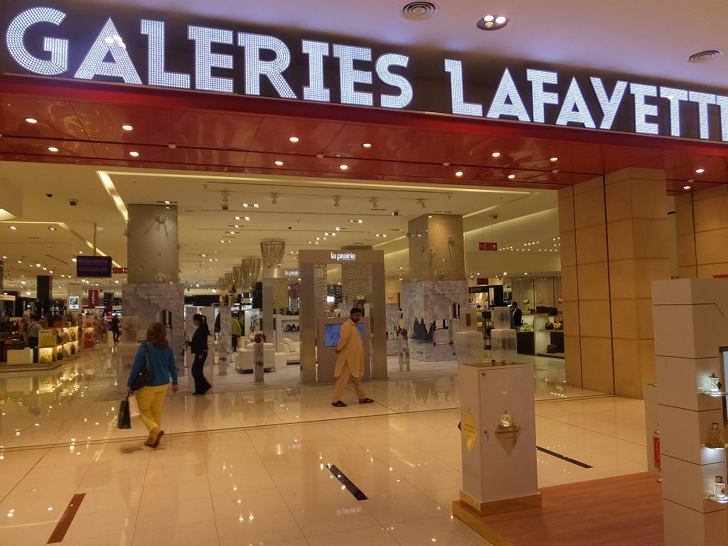 Der Eingang zu den Galeries Lafayette